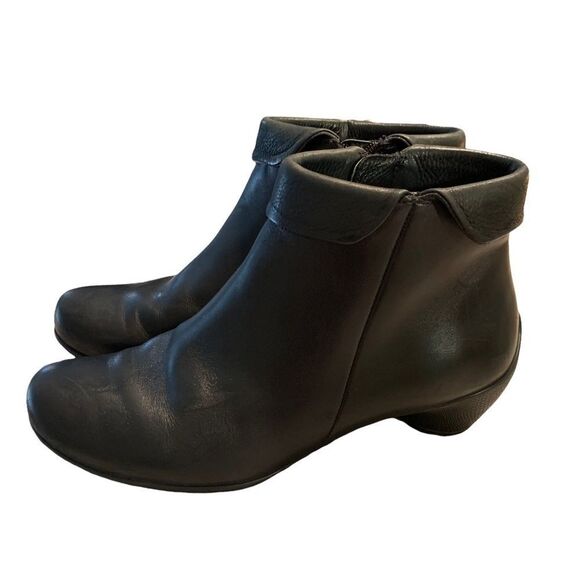 ECCO SCULPTURED 45 WOMEN'S ANKLE BOOT IN BLACK - Picture 3 of 11